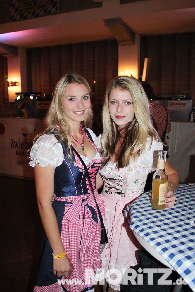 26. Oktober 2019 Dirndl und Lederhosen Party, Festhalle, Bad Urach  (11 von 47).jpg