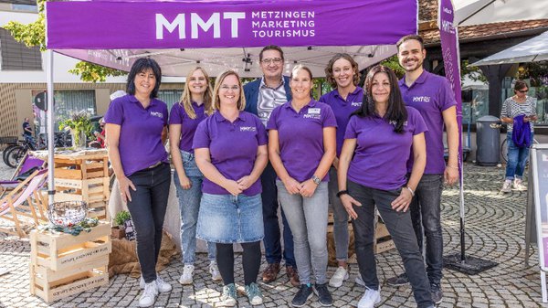 MMT_Team auf dem Kelternplatz_ © objektiv betrachtet photography.jpg