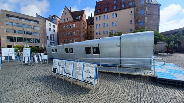 Die-Ausstellung-auf-dem-Klarissenplatz-in-Nürnberg-(c)-SFR.jpg