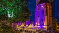 Weindorf Rothenburg o.d. Tauber- Pavillon Baum Beleuchtung St.Jakob Stimmung Abend ©Rothenburg Tourismus Service, W.Pfitzinger, RTS599.jpg