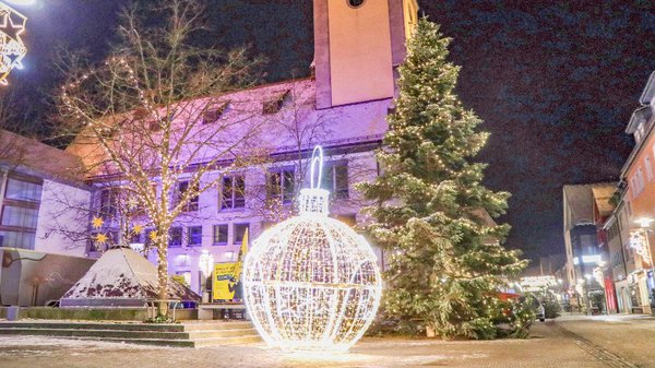 231205 pm_Neue Weihnachtsbeleuchtung.jpg