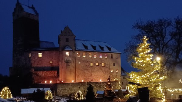 Burg Weihnacht zu Katzenstein (1).jpg